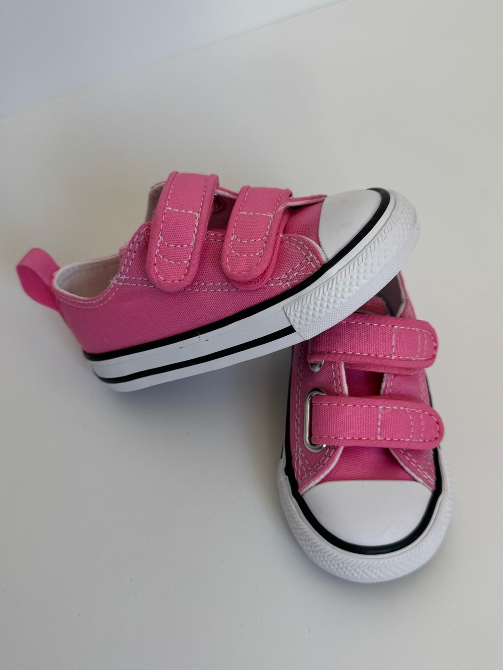 Converse Baby Kids Chuck Taylor All Star 2V Pink Velcro Sneakers
